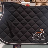 Broderie tapis de selle