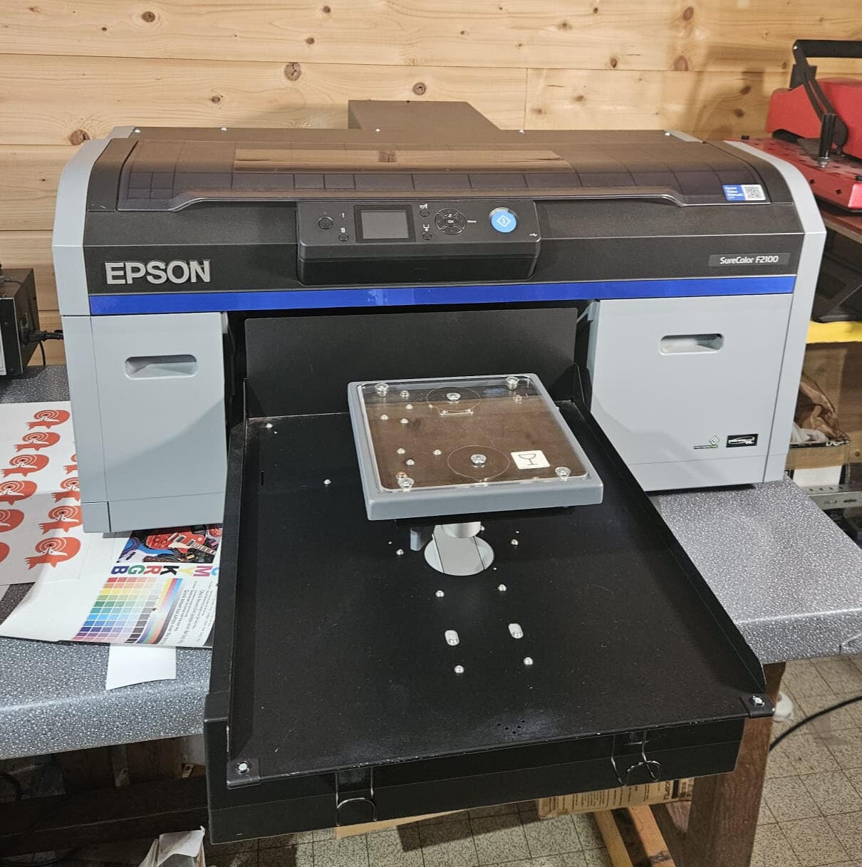 Imprimante DTG Epson SureColor F2100 — impression directe sur textile